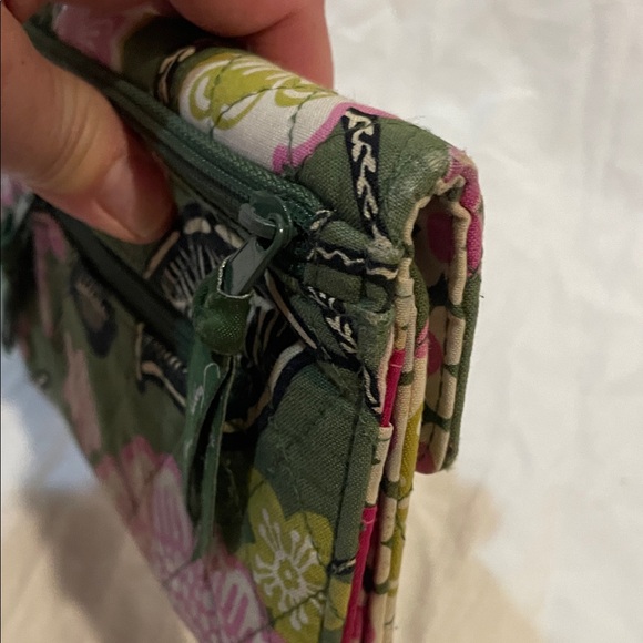 Lot of 2 Vera Bradley Clutch and Wristlet Set. Wallet and organizer. - Picture 8 of 8